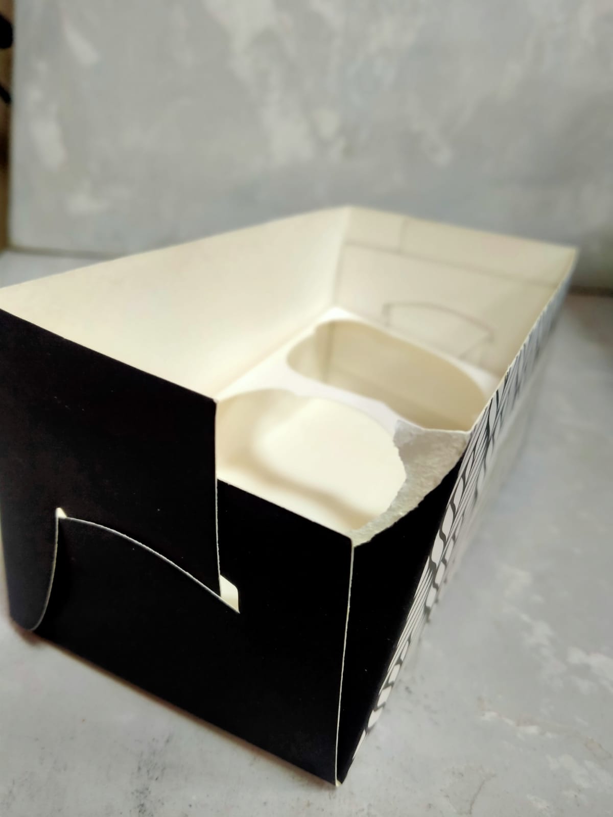 картинка УЦЕНКА Коробка на 2 капкейка «Сюрприз для тебя»  от магазина KondiShop