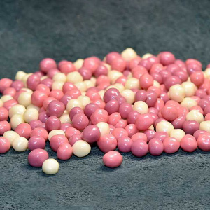 картинка Шоколадно/хрустящие шарики Италия 100 гр бело/роз от магазина KondiShop