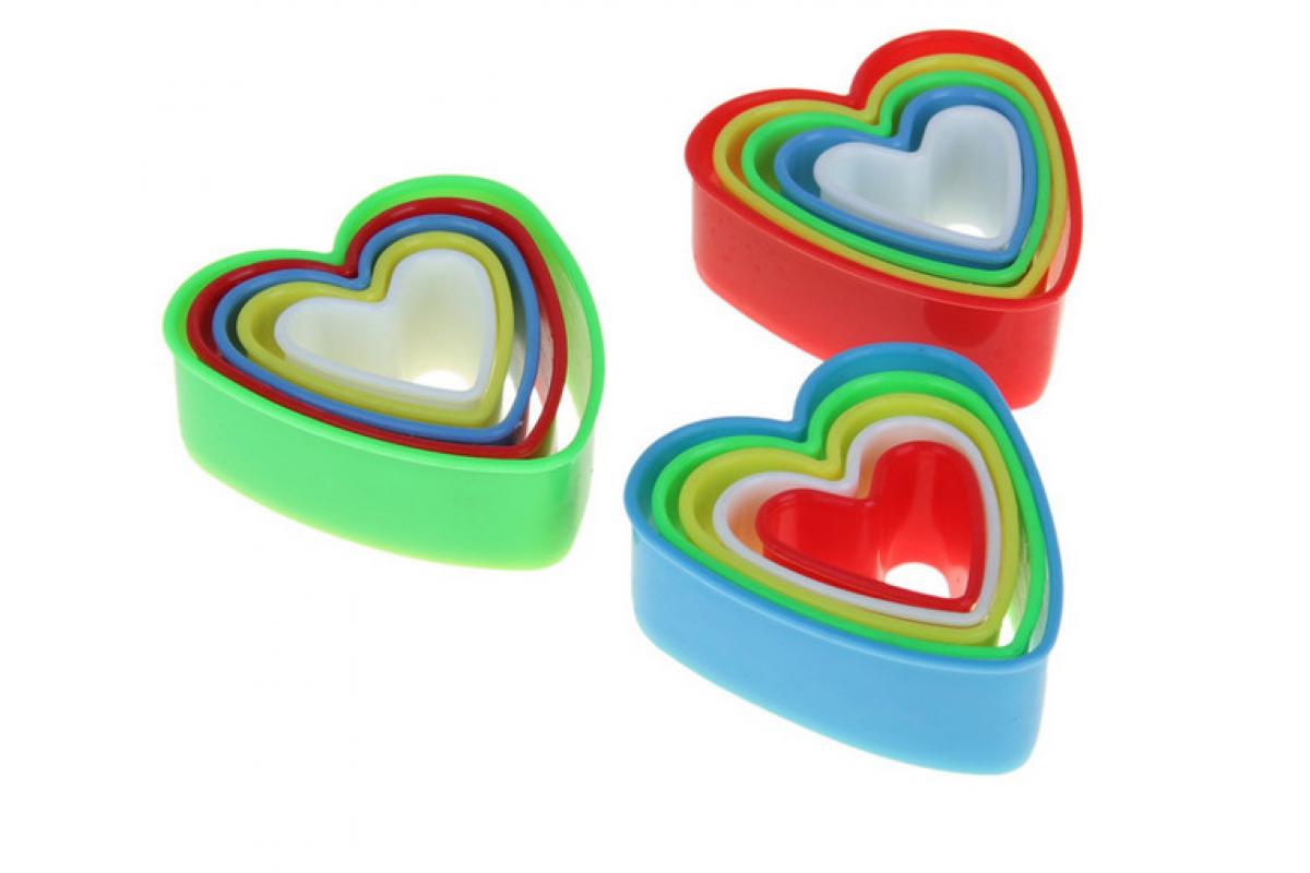 картинка Набор форм/вырубок сердце 5 в 1 пластик от магазина KondiShop