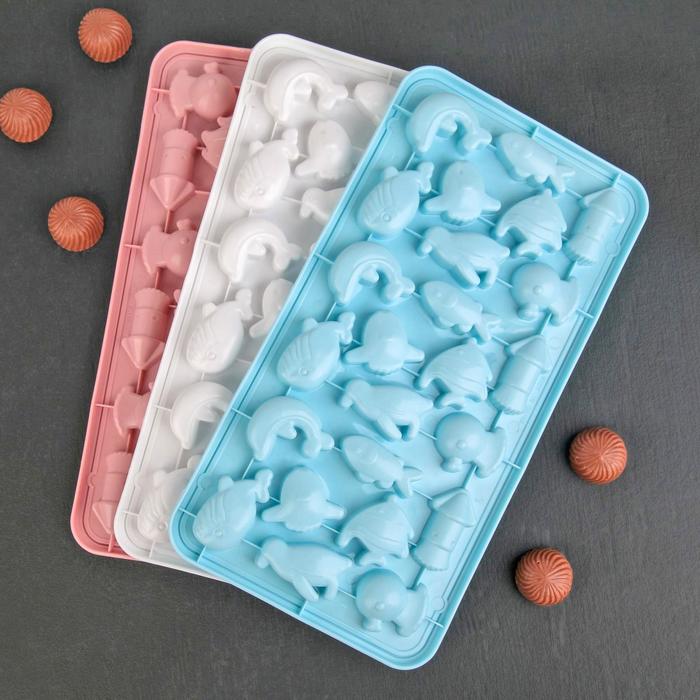 картинка Форма пластиковая для шоколада «Жители моря», 24 ячейки от магазина KondiShop