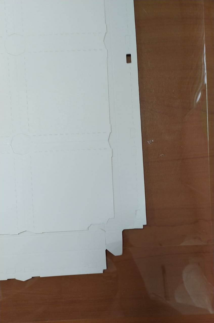картинка УЦЕНКА Коробка 30/30/8 прозрачная крышка.Белая (для 9 пирожных)  от магазина KondiShop