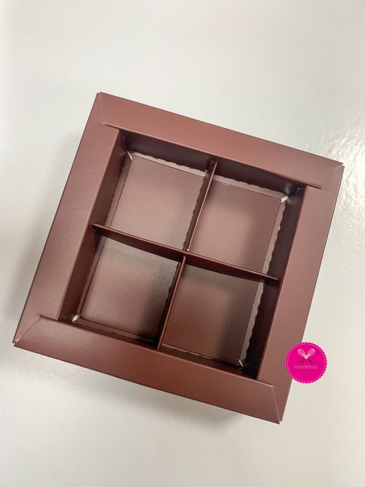 картинка Коробка под 4 конфеты Шоколад с пласт. крышкой от магазина KondiShop