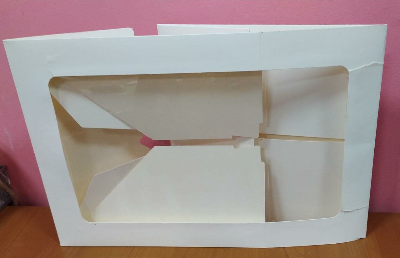 картинка УЦЕНКА Коробка 23,5/23,5/11,5 см.Белая с окном ( для торта )  от магазина KondiShop