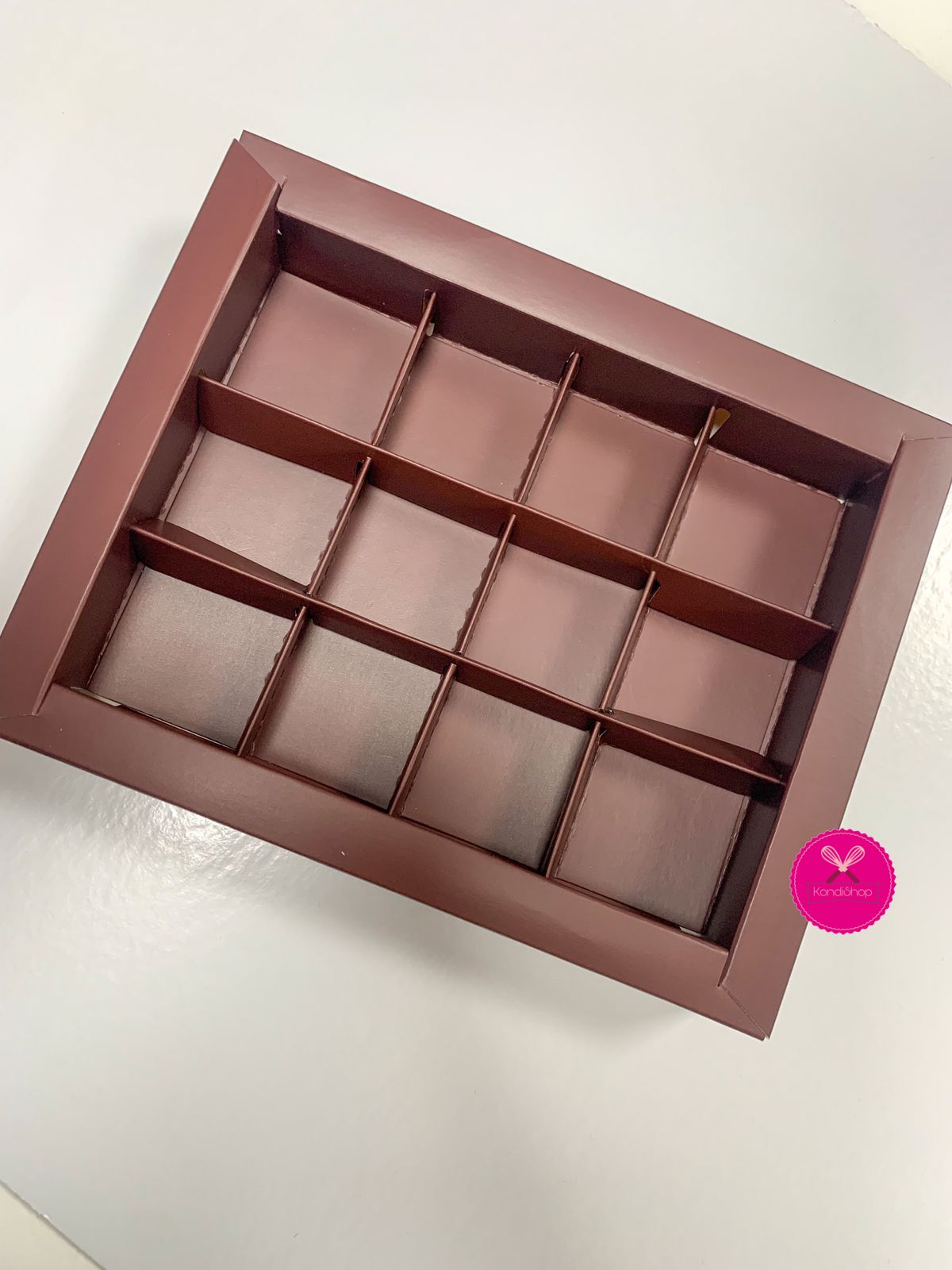 картинка Коробка под 12 конфет Шоколад с пласт.крышкой от магазина KondiShop