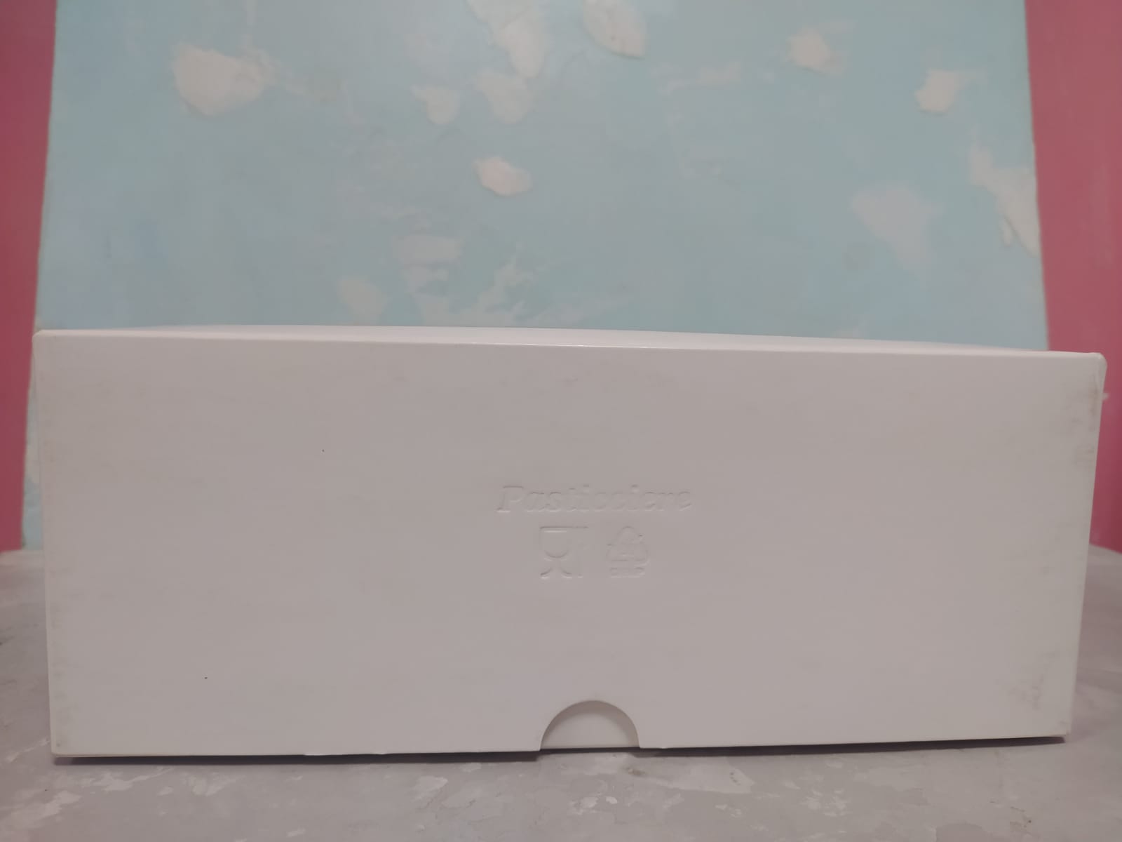 картинка УЦЕНКА Коробка на 6 капкейков с окном.белая.Патисьер от магазина KondiShop