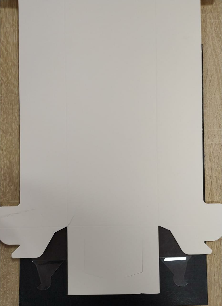 картинка УЦЕНКА Коробка 30/11/8 мал. белая, с пласт.прозр. крышкой (для рулета)  от магазина KondiShop